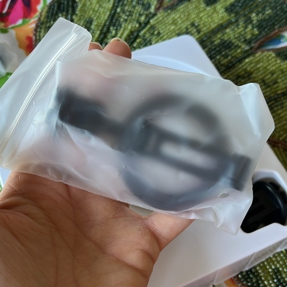 Brand New 3-in-1 Neck Phone Holder Magnetic Chest Mount GoPro Recording Magsafe - Picture 5 of 14